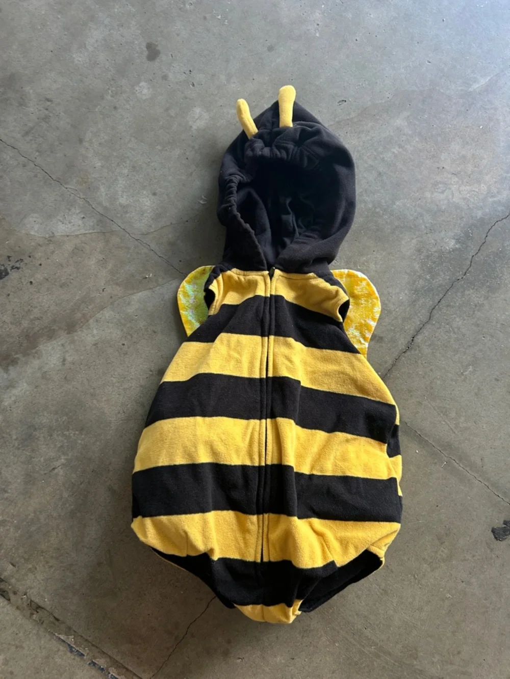 Carter’s Infant Bumblebee Zip Front One Piece Costume | Size 12 months